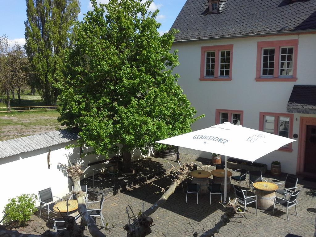 Hotel Weinhaus Kurtrierer Hof Leiwen Exterior foto