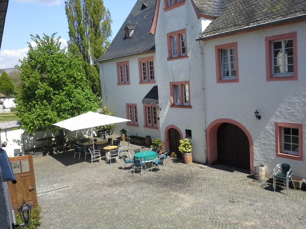 Hotel Weinhaus Kurtrierer Hof Leiwen Exterior foto